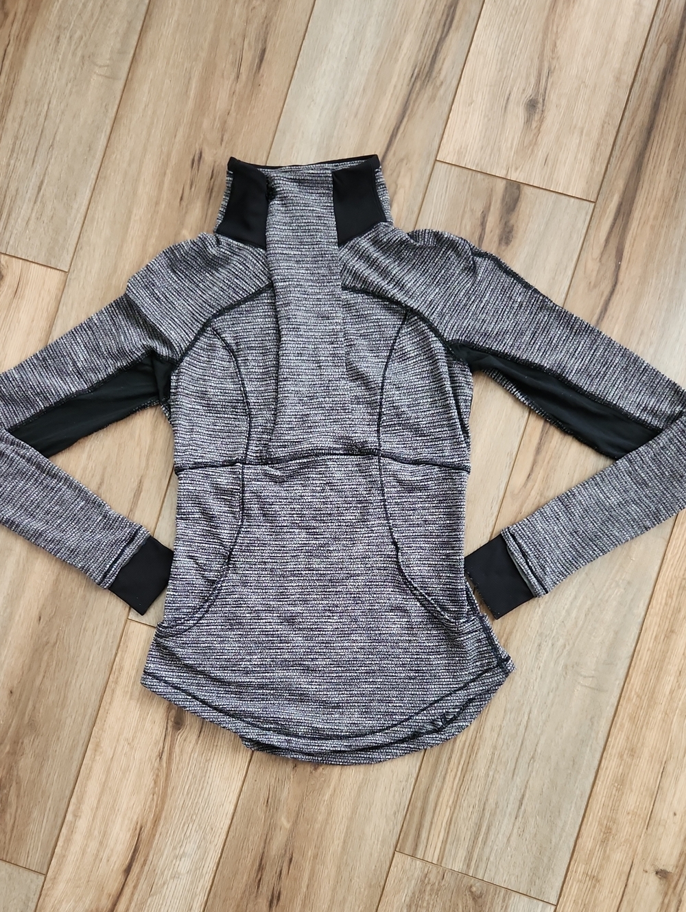 Lululemon Base Runner 1/2 Zip Heathered Gray Long Sleeve Pullover Jacket Size 4